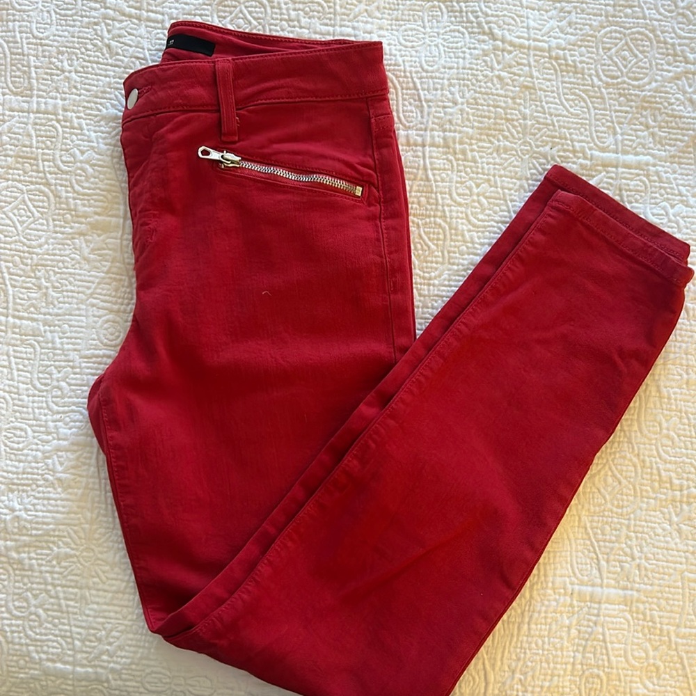 Joe’s skinny ankle jeans with zipped front pockets. EUC